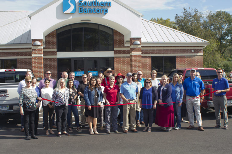 Southern Bancorp hosts ribbon cutting ceremony in Glenwood