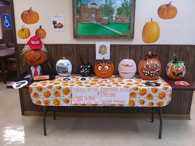 Courthouse hosts pumpkin contest